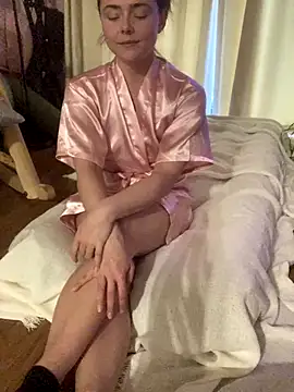 Snapshot of Mia_Winters chatting on 11-22-25, 04:17 Mia Winters online show from 11-22-25, 04:17