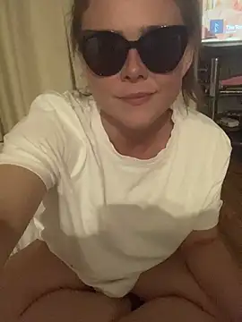 Snapshot of Mia_Winters chatting on 08-06-26, 11:55 Mia Winters online show from 08-06-26, 11:55