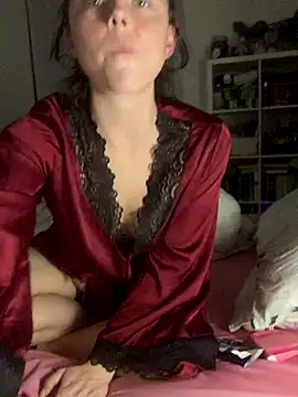 Snapshot of Mia_Winters chatting on 10-29-25, 06:18 Mia Winters online show from 10-29-25, 06:18