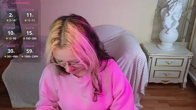 JuicyLullu online show from 12-01-25, 11:55