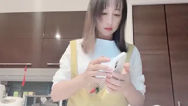 Snapshot of RIjiejie2 chatting on 10-09-25, 02:28 RIjiejie2 online show from 10-09-25, 02:28