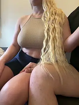 Snapshot of aygul_1233 chatting on 04-03-26, 02:34 aygul 1233 online show from 04-03-26, 02:34