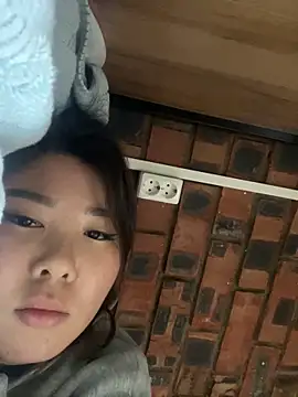 Snapshot of LAURA_LLL chatting on 11-16-25, 11:52 LAURA LLL online show from 11-16-25, 11:52