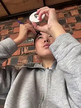 Snapshot of LAURA_LLL chatting on 09-20-25, 05:45 LAURA LLL online show from 09-20-25, 05:45