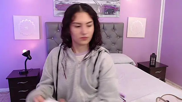 Sabriinaa Foxx online show from 11-17-25, 02:32