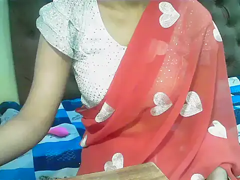 Snapshot of short_girl_ chatting on 10-05-25, 05:03 short girl  online show from 10-05-25, 05:03