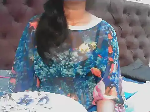 Snapshot of short_girl_ chatting on 10-15-25, 04:26 short girl  online show from 10-15-25, 04:26