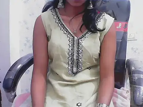 short girl  online show from 04-01-26, 08:37