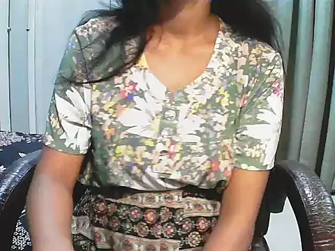 Snapshot of short_girl_ chatting on 10-07-25, 05:14 short girl  online show from 10-07-25, 05:14