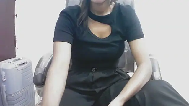 short girl  online show from 04-16-26, 05:14