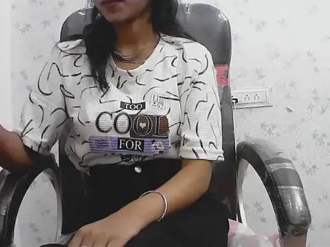 short girl  online show from 04-08-26, 05:03