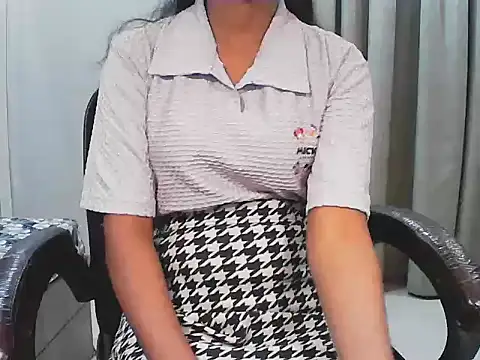 short girl  online show from 11-16-25, 04:45