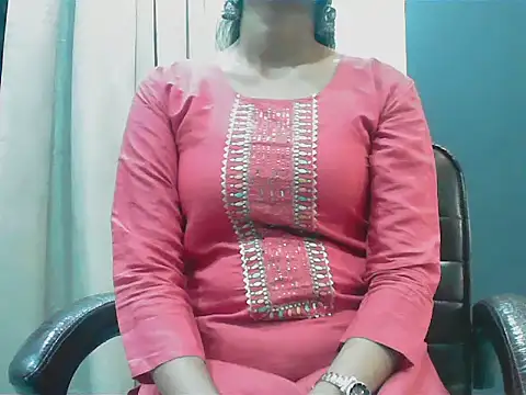 Snapshot of short_girl_ chatting on 10-10-25, 04:41 short girl  online show from 10-10-25, 04:41