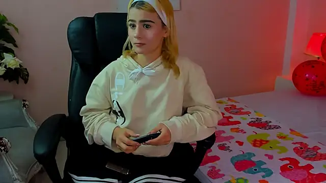 ChloeLaurentt online show from 02-25-26, 02:28