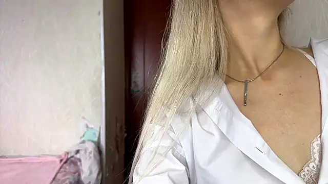Snapshot of AnnabellVuyovich chatting on 09-21-25, 07:35 AnnabellVuyovich online show from 09-21-25, 07:35
