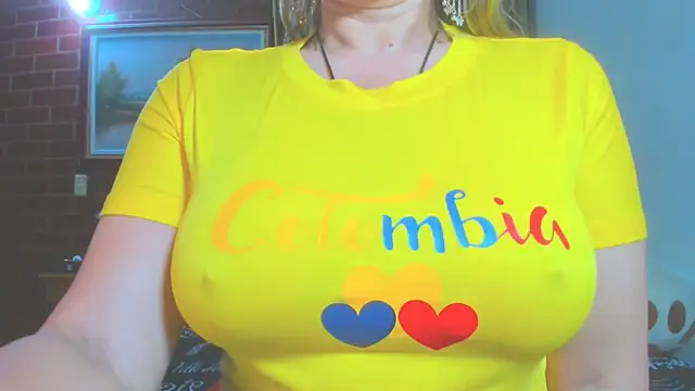 Snapshot of LatinaMature_ chatting on 06-08-26, 10:27 LatinaMature online show from 06-08-26, 10:27