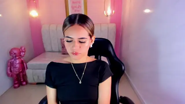 lilith4 s online show from 11-21-25, 08:19