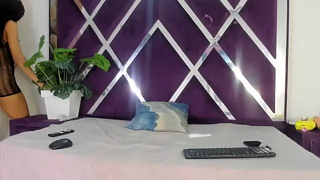 angelkyraasm online show from 10-29-25, 12:48