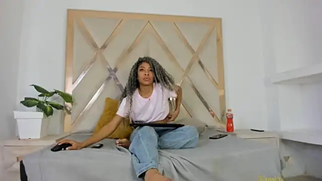 angelkyraasm online show from 12-14-25, 12:55