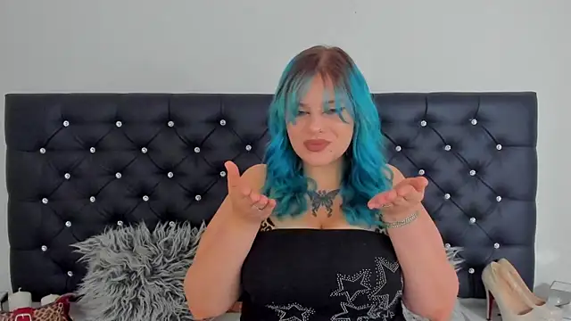 Snapshot of LunaWetPussy chatting on 04-20-26, 03:46 LunaWetPussy online show from 04-20-26, 03:46