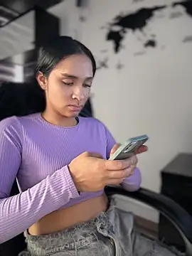 Snapshot of Isabella-Teen chatting on 05-12-26, 01:17 Isabella-Teen online show from 05-12-26, 01:17