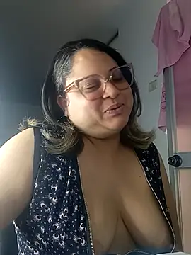 Snapshot of Chiki_hot92 chatting on 10-14-25, 06:19 Chiki hot92 online show from 10-14-25, 06:19