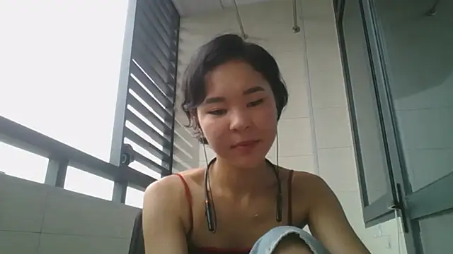 Snapshot of JennyCarpenter chatting on 10-04-25, 12:01 JennyCarpenter online show from 10-04-25, 12:01