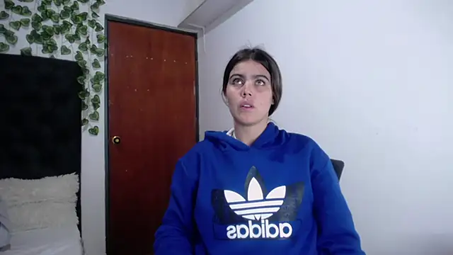 isabel 09 online show from 11-05-25, 03:09