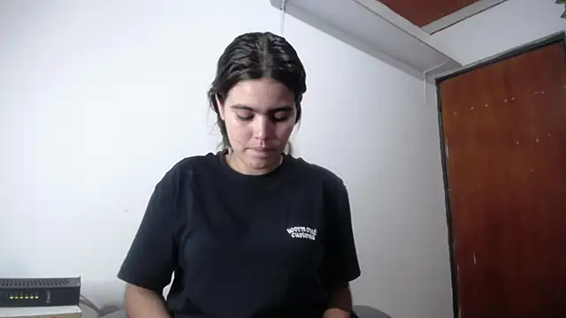 isabel 09 online show from 10-22-25, 03:17