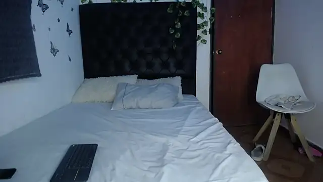 isabel 09 online show from 03-07-26, 03:46