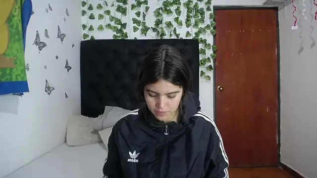 isabel 09 online show from 02-22-26, 12:29