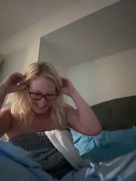 Snapshot of JemTastic chatting on 09-25-25, 05:24 JemTastic online show from 09-25-25, 05:24