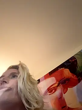 Snapshot of JemTastic chatting on 10-04-25, 02:02 JemTastic online show from 10-04-25, 02:02