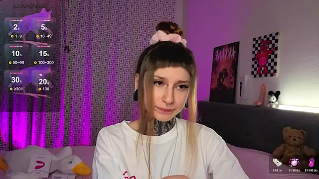 Snapshot of LilithPoison chatting on 11-12-25, 06:01 LilithPoison online show from 11-12-25, 06:01