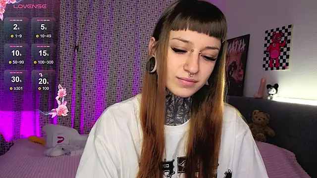 Snapshot of LilithPoison chatting on 10-22-25, 07:24 LilithPoison online show from 10-22-25, 07:24