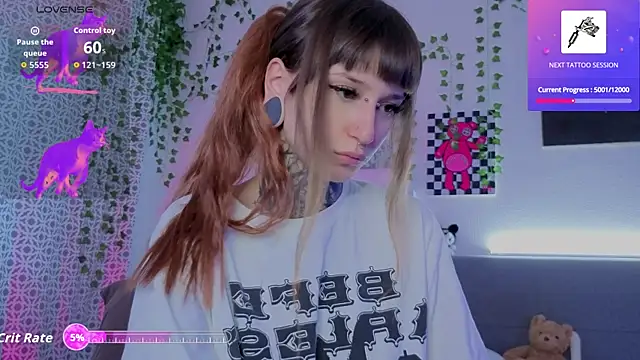 Snapshot of LilithPoison chatting on 06-21-26, 06:03 LilithPoison online show from 06-21-26, 06:03