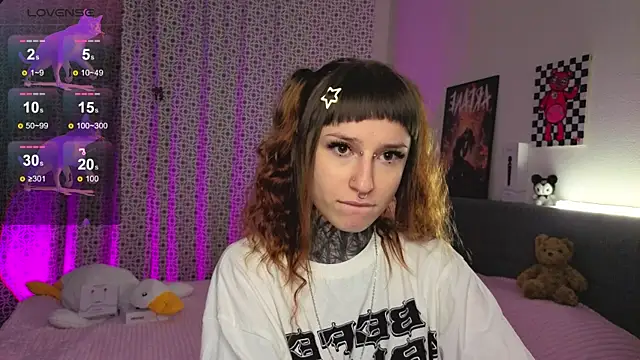 Snapshot of LilithPoison chatting on 11-21-25, 06:07 LilithPoison online show from 11-21-25, 06:07