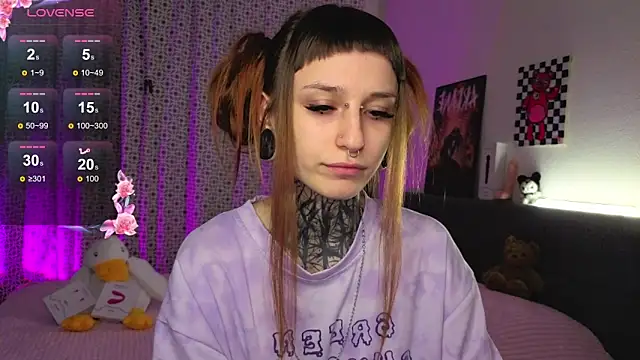 Snapshot of LilithPoison chatting on 10-26-25, 06:08 LilithPoison online show from 10-26-25, 06:08