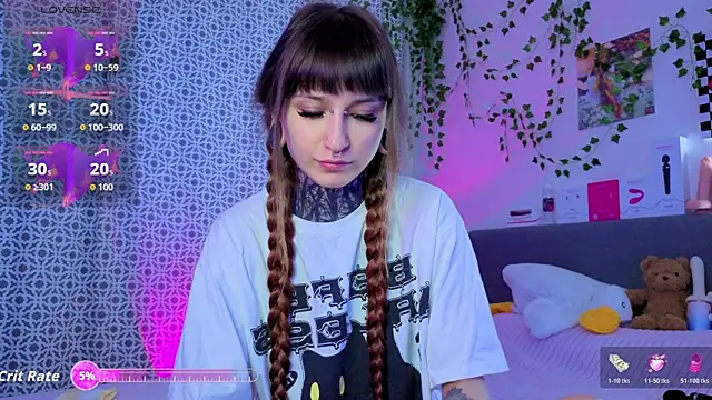 Snapshot of LilithPoison chatting on 05-15-26, 06:17 LilithPoison online show from 05-15-26, 06:17