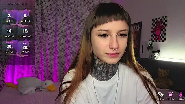 Snapshot of LilithPoison chatting on 11-20-25, 06:08 LilithPoison online show from 11-20-25, 06:08