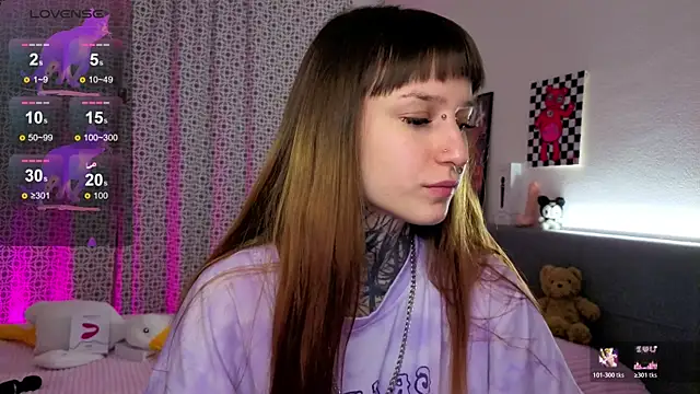 Snapshot of LilithPoison chatting on 12-14-25, 06:13 LilithPoison online show from 12-14-25, 06:13