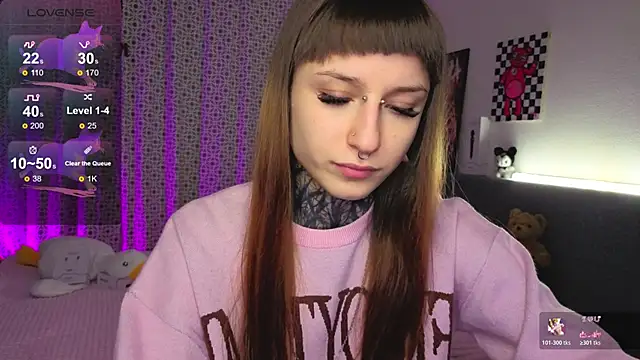 Snapshot of LilithPoison chatting on 11-22-25, 06:07 LilithPoison online show from 11-22-25, 06:07