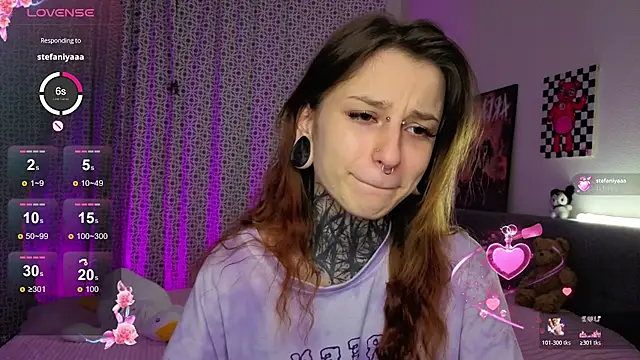 Snapshot of LilithPoison chatting on 10-17-25, 06:10 LilithPoison online show from 10-17-25, 06:10