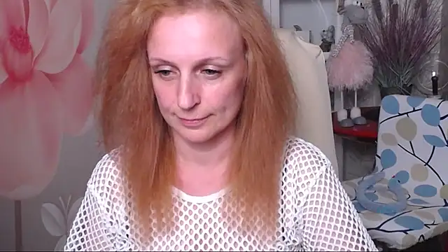Snapshot of Venus_love1 chatting on 05-25-26, 05:00 Venus love1 online show from 05-25-26, 05:00