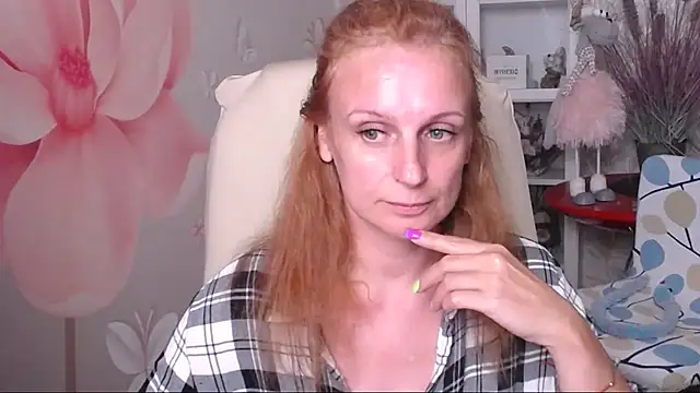Snapshot of Venus_love1 chatting on 06-18-26, 05:29 Venus love1 online show from 06-18-26, 05:29