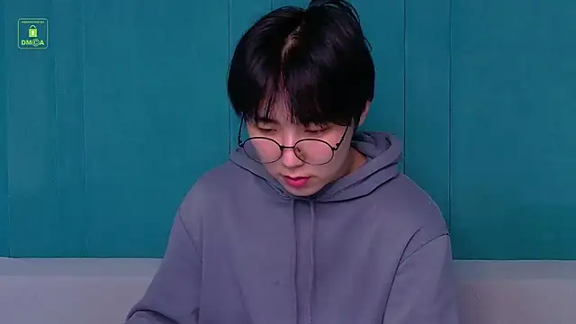 Snapshot of HeejinWang chatting on 05-21-26, 03:20 HeejinWang online show from 05-21-26, 03:20