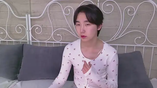 HeejinWang online show from 10-26-25, 08:09