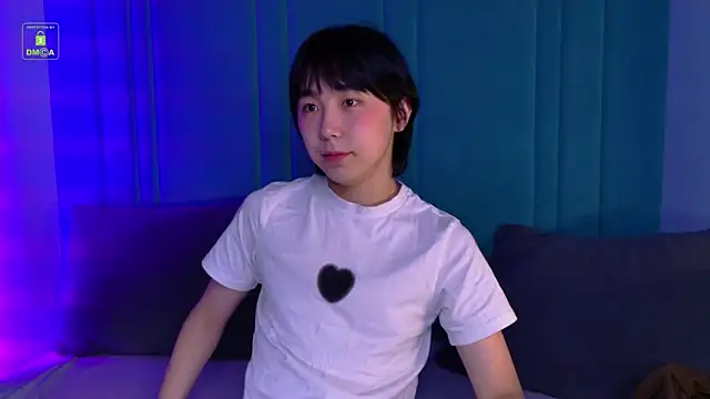 Snapshot of HeejinWang chatting on 05-07-26, 04:28 HeejinWang online show from 05-07-26, 04:28