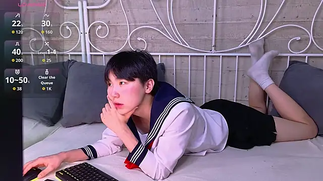 HeejinWang online show from 12-16-25, 04:28