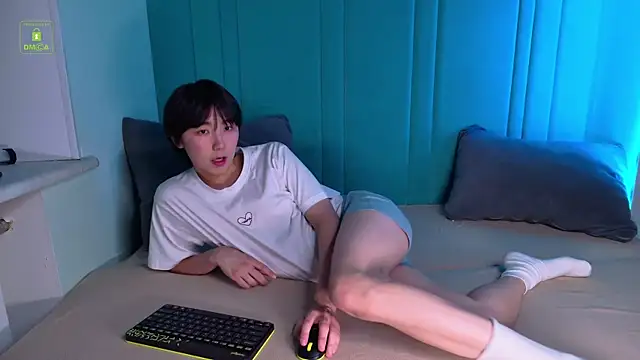 HeejinWang online show from 11-24-25, 08:20